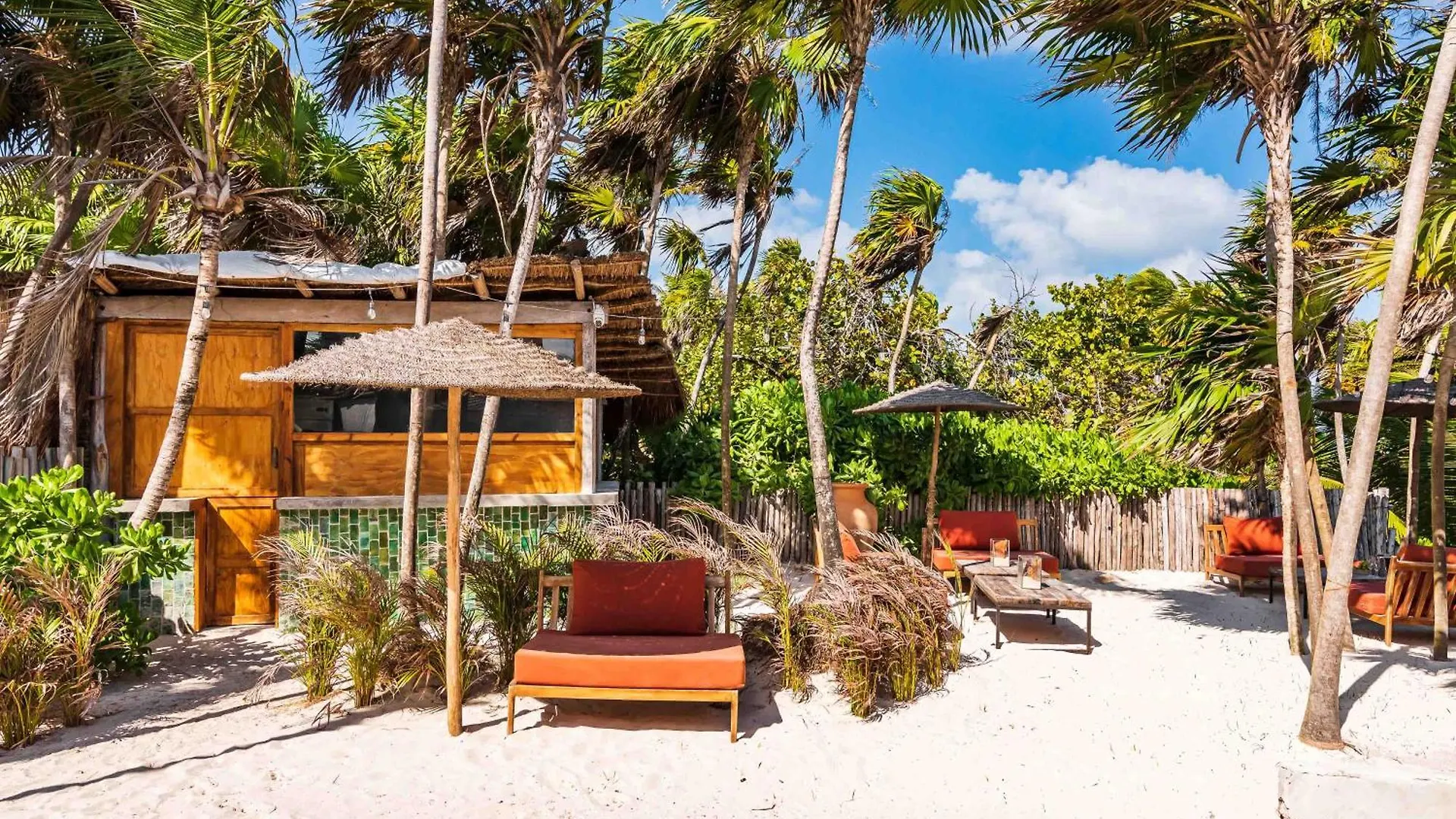 Hotel Phoenix Tulum Pueblo